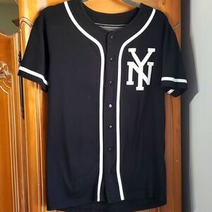 NEW YORK Yankees black short sleeves shirt.  Size small petite.